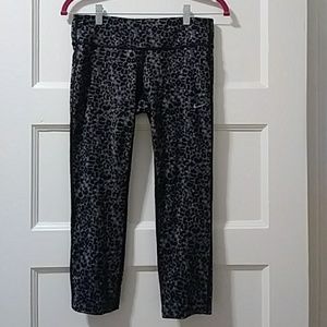 Nike dri-fit leopard capris size M